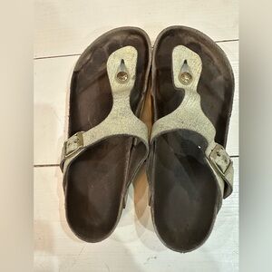 Gold Birkenstock Gizeh sandal, size 39